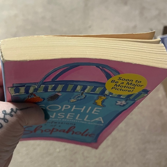 Confessions of a Shopaholic Book by Sophie Kinsella - Picture 6 of 6